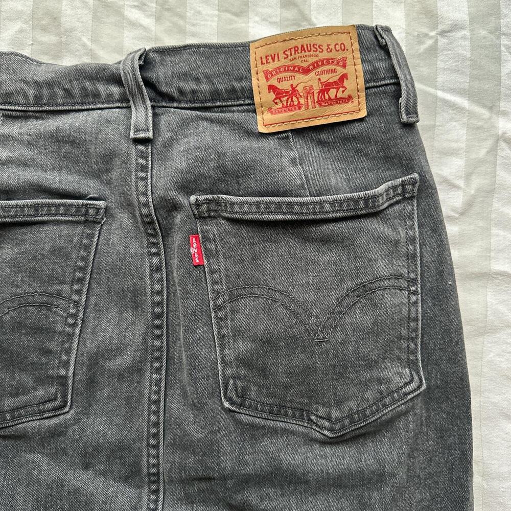 Levi’s Denim Jean Black Midi Skirt with buttons down front - 27” waist - Picture 4 of 8